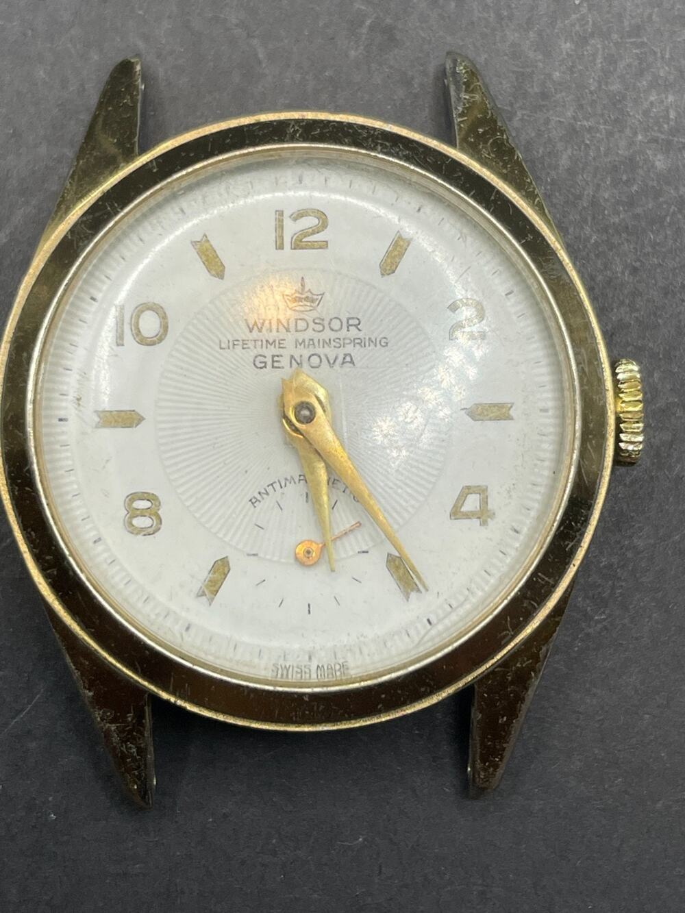 Vintage Men's Windsor Genova Lifetime Mainspring Anti-Magnetic Watch Gold Tone